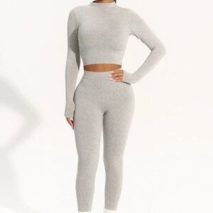 NAKED WARDROBE Grey Capri/Cropped Leggings